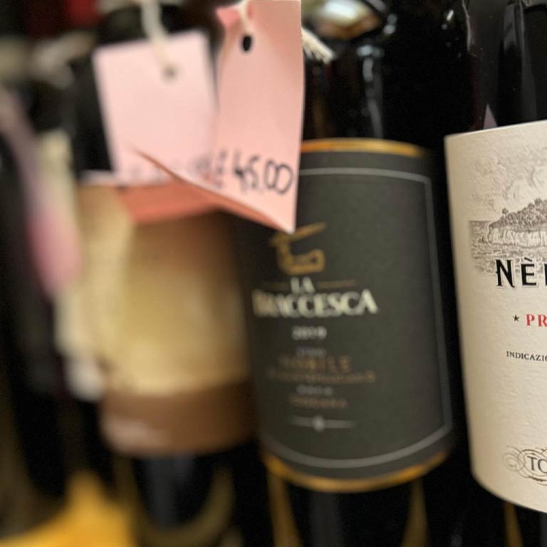 Enjoy Italian wines at Lunablu in Muswell Hill Enjoy Italian wines at Lunablu in Muswell Hill